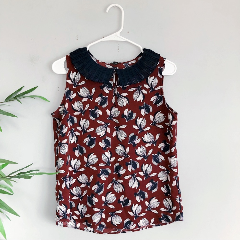 Ann Taylor Floral Peter Pan Collar Tank Top in Maroon SP